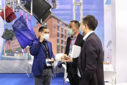 全新探索 | 衣拿智能攜新品亮相上海國(guó)際箱包展！